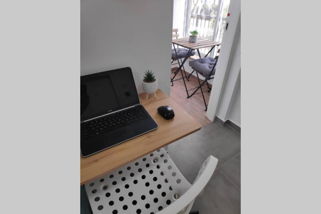 Centrally-Located Quiet Cozy Loft Apartment Beersheba Buitenkant foto